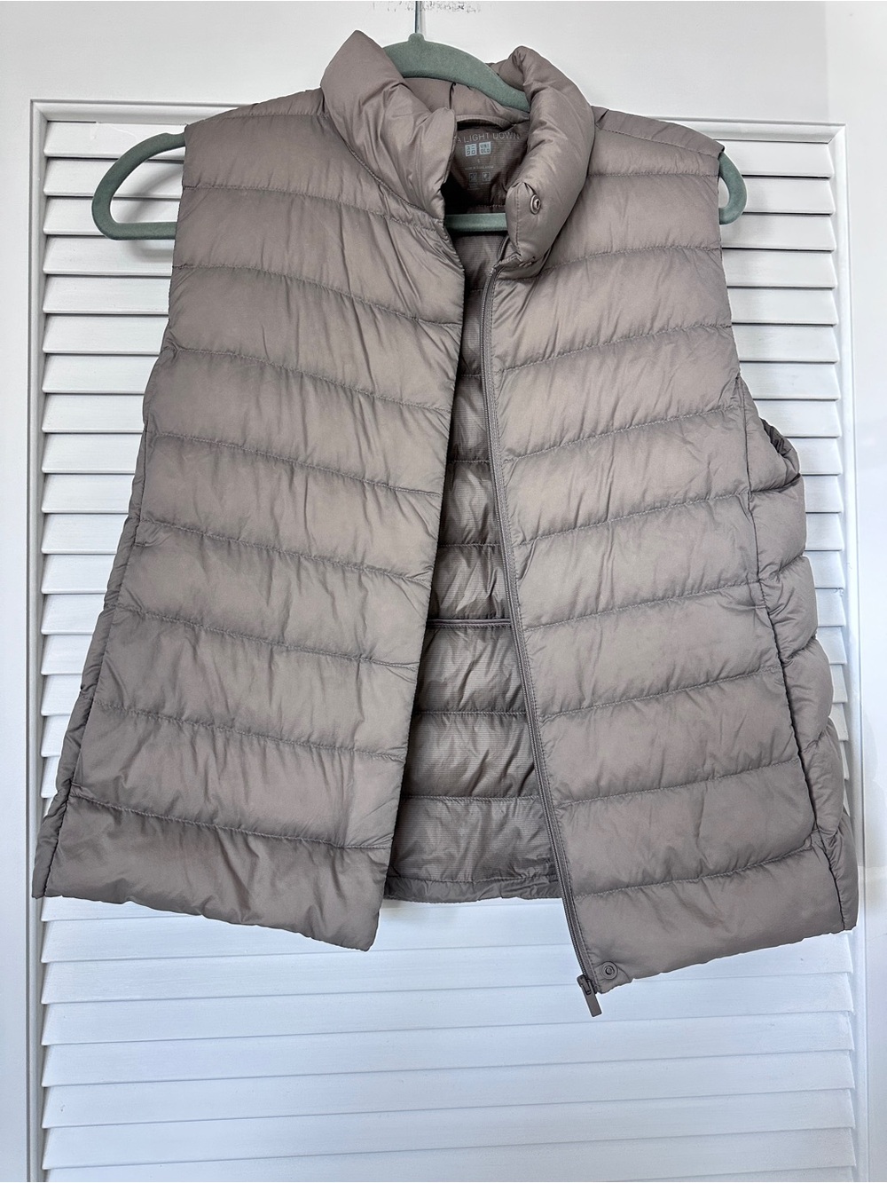 Uniqlo Women's Quilted Ultra Light Down Vest size S - Picture 7 of 15